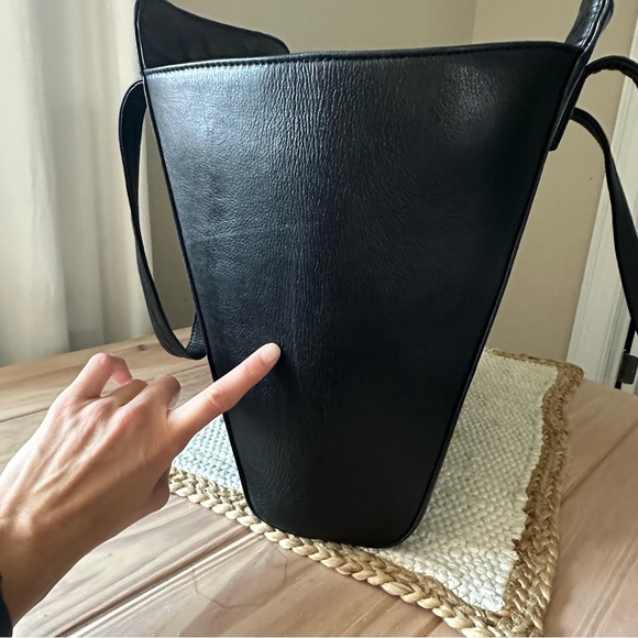 Wanderers Travel Co Gemma Large Tote Handbag Black Cow Leather Magnet Closure - Picture 7 of 15